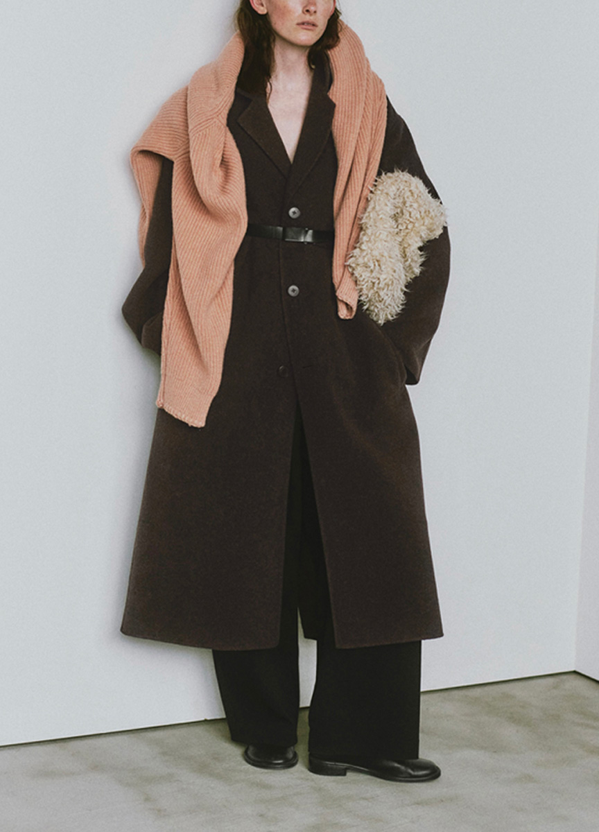 羊毛落肩長大衣